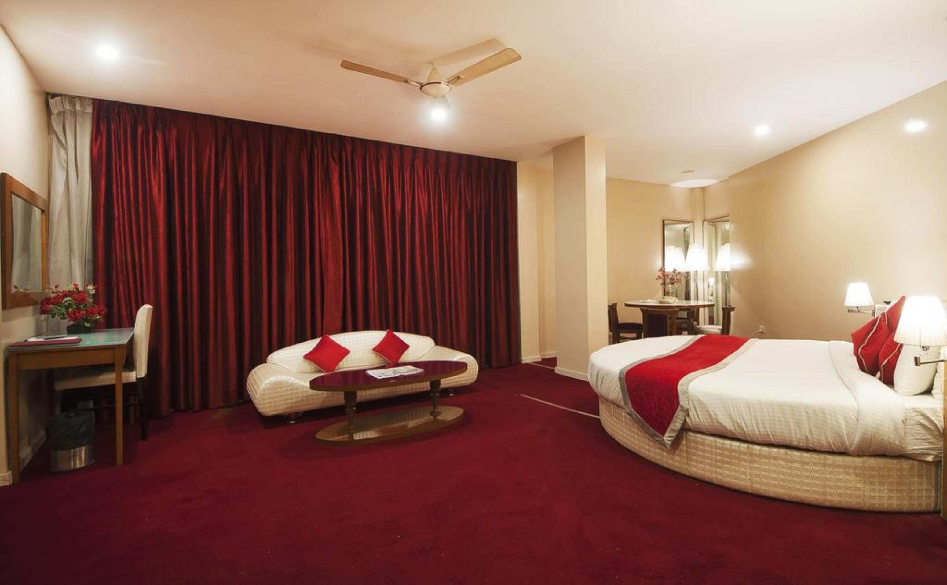Airport Hotel Ramhan Palace Mahipalpur Нью-Дели Экстерьер фото