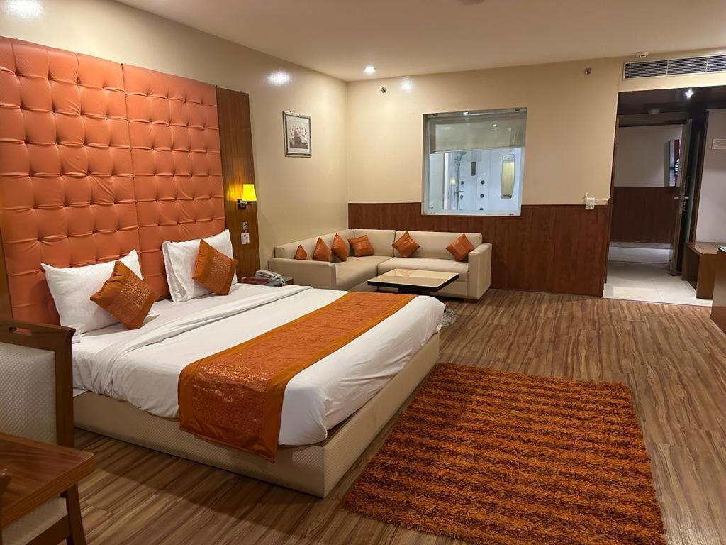 Airport Hotel Ramhan Palace Mahipalpur Нью-Дели Экстерьер фото