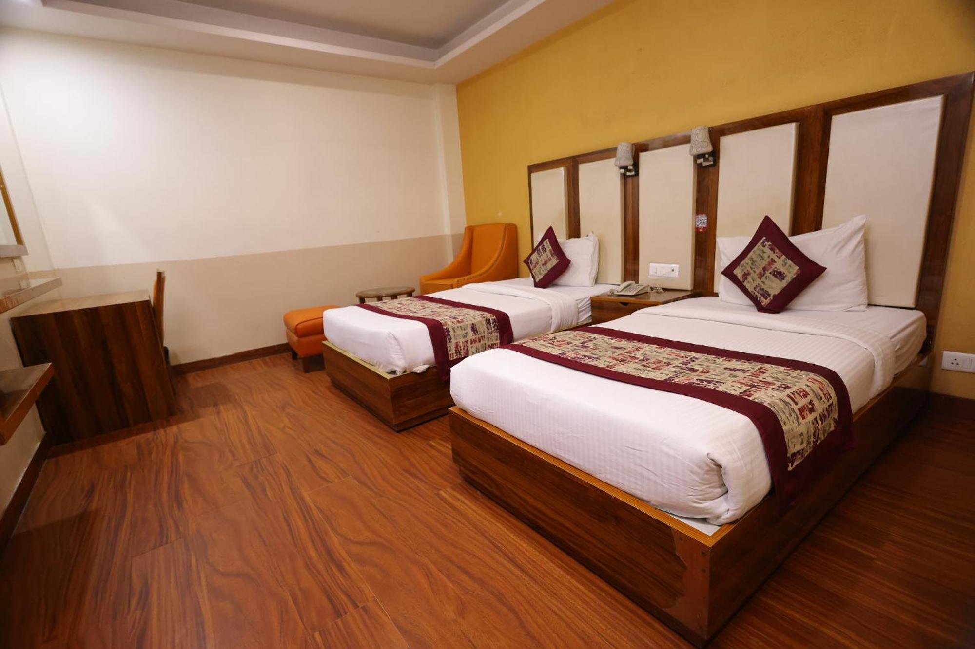 Airport Hotel Ramhan Palace Mahipalpur Нью-Дели Экстерьер фото