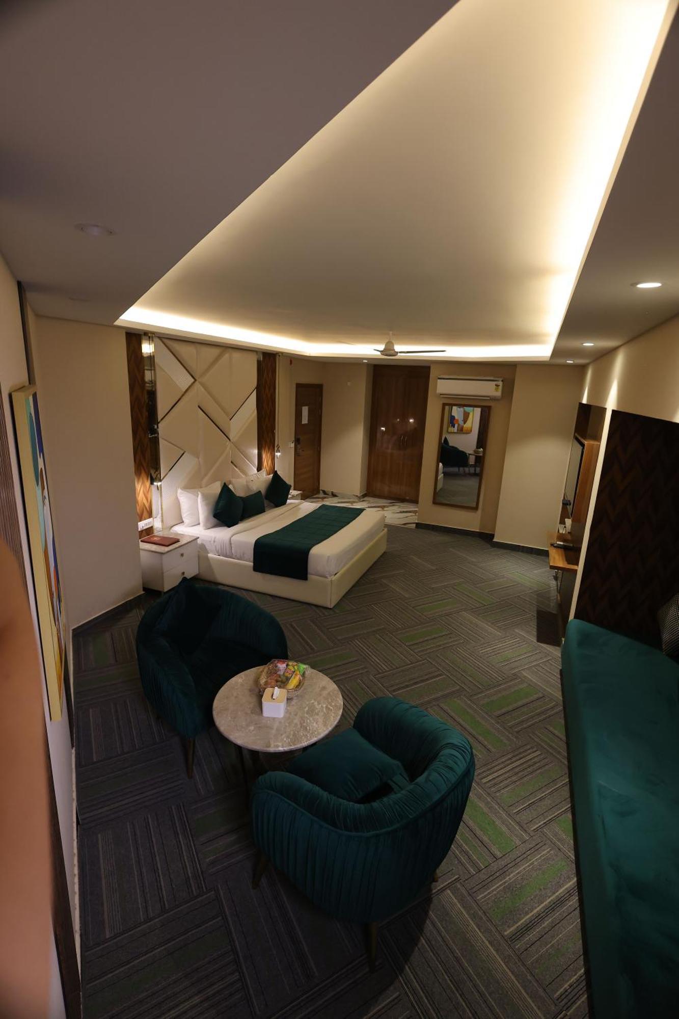 Airport Hotel Ramhan Palace Mahipalpur Нью-Дели Экстерьер фото