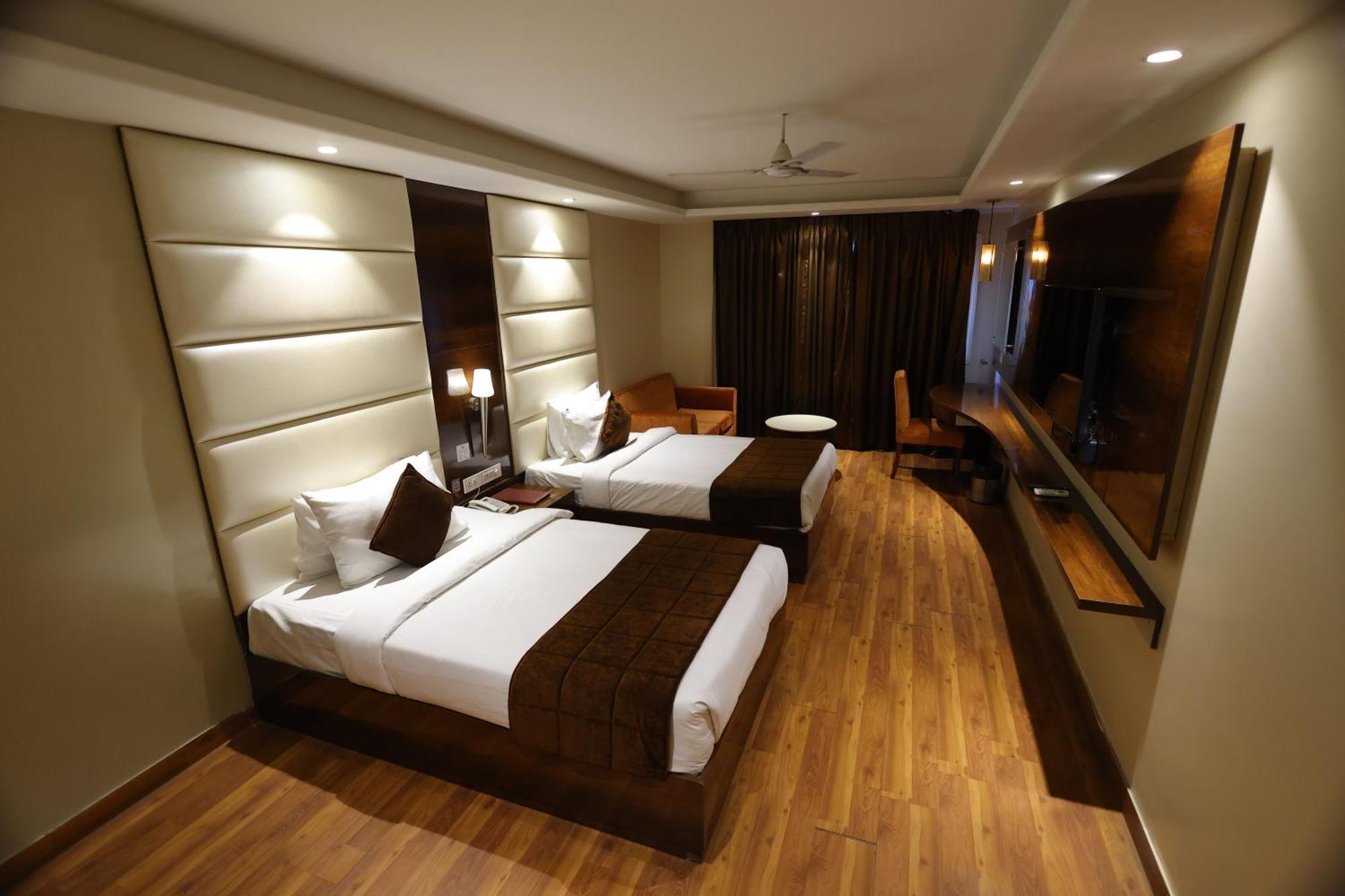 Airport Hotel Ramhan Palace Mahipalpur Нью-Дели Экстерьер фото