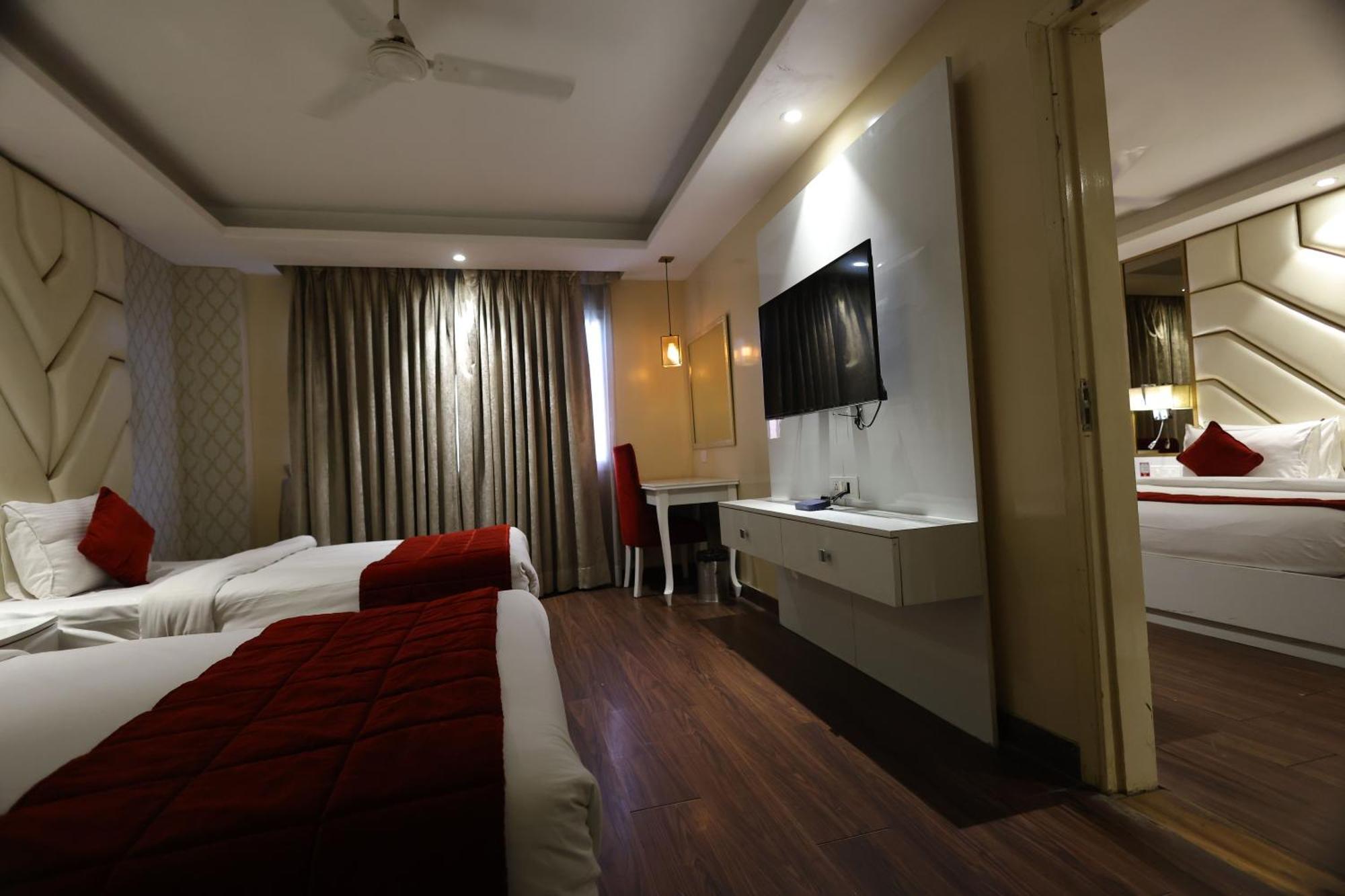 Airport Hotel Ramhan Palace Mahipalpur Нью-Дели Экстерьер фото